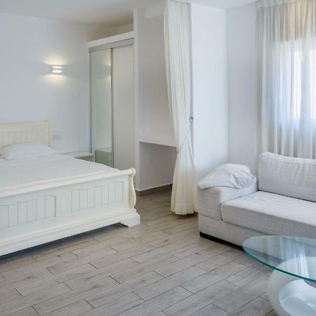 Royal Lea Apartmens Нетания Екстериор снимка