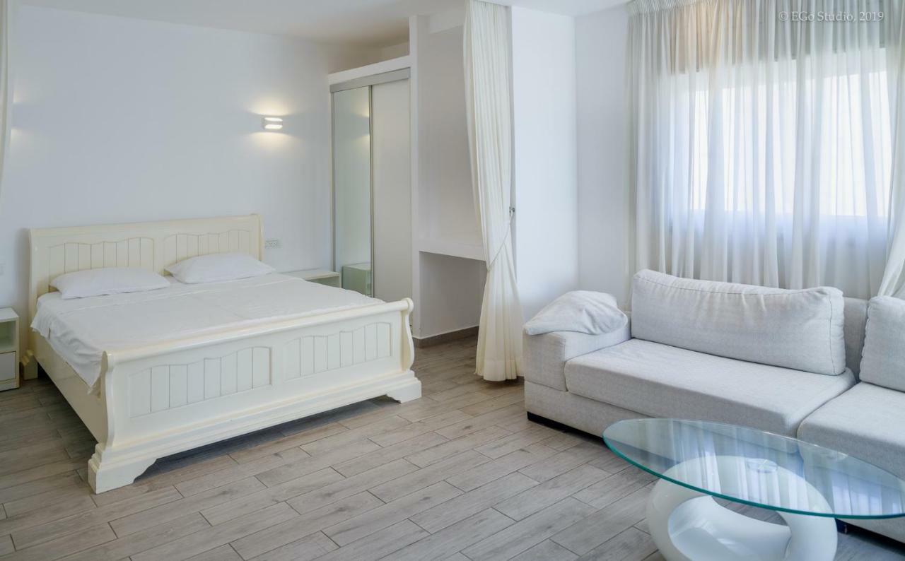 Royal Lea Apartmens Нетания Екстериор снимка